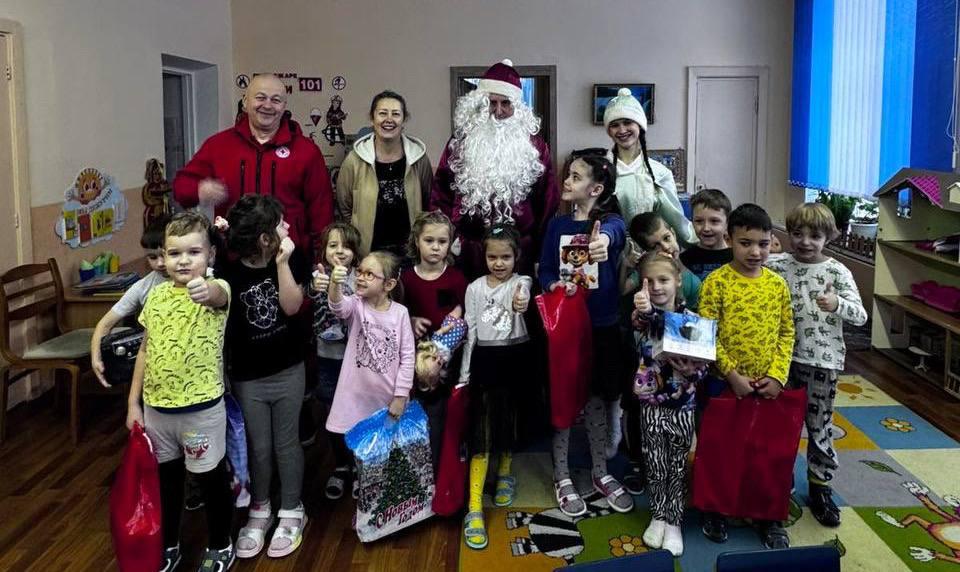 Employees of the Red Cross and Minsk Radio Engineering College congratulated the children from “Nursery-garden No. 145 special for children with severe speech impairments”