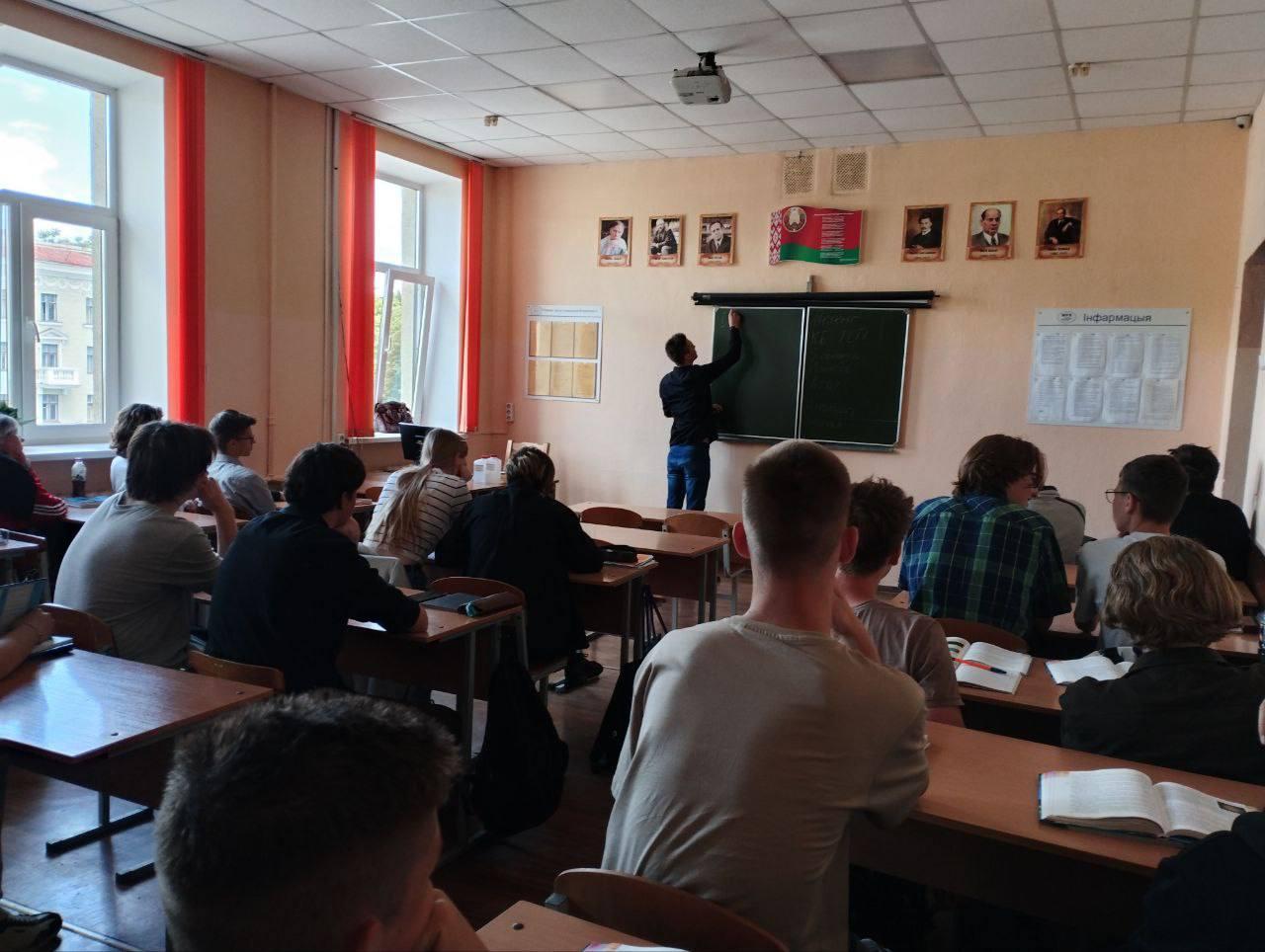 Meeting of students with college graduate Pavel Aleksandrovich Yurkovets
